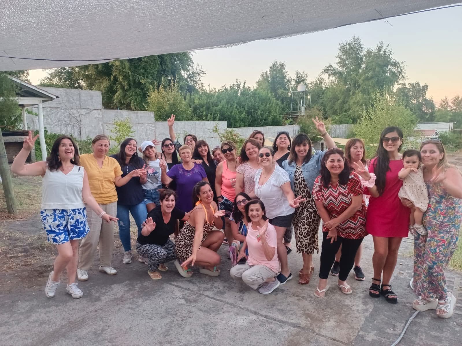 Mujeres en un paseo recreativo de la fundación